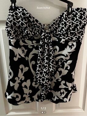 White House Black Market Black & White Strapless Top (straps included)NWT